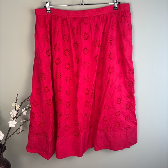 J Crew Pull On Eyelet Midi Skirt Size 2X - Picture 3 of 5